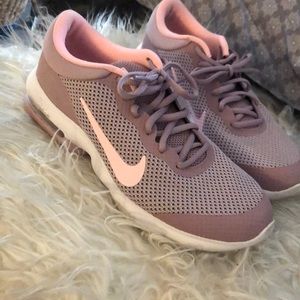 Like new nike air max